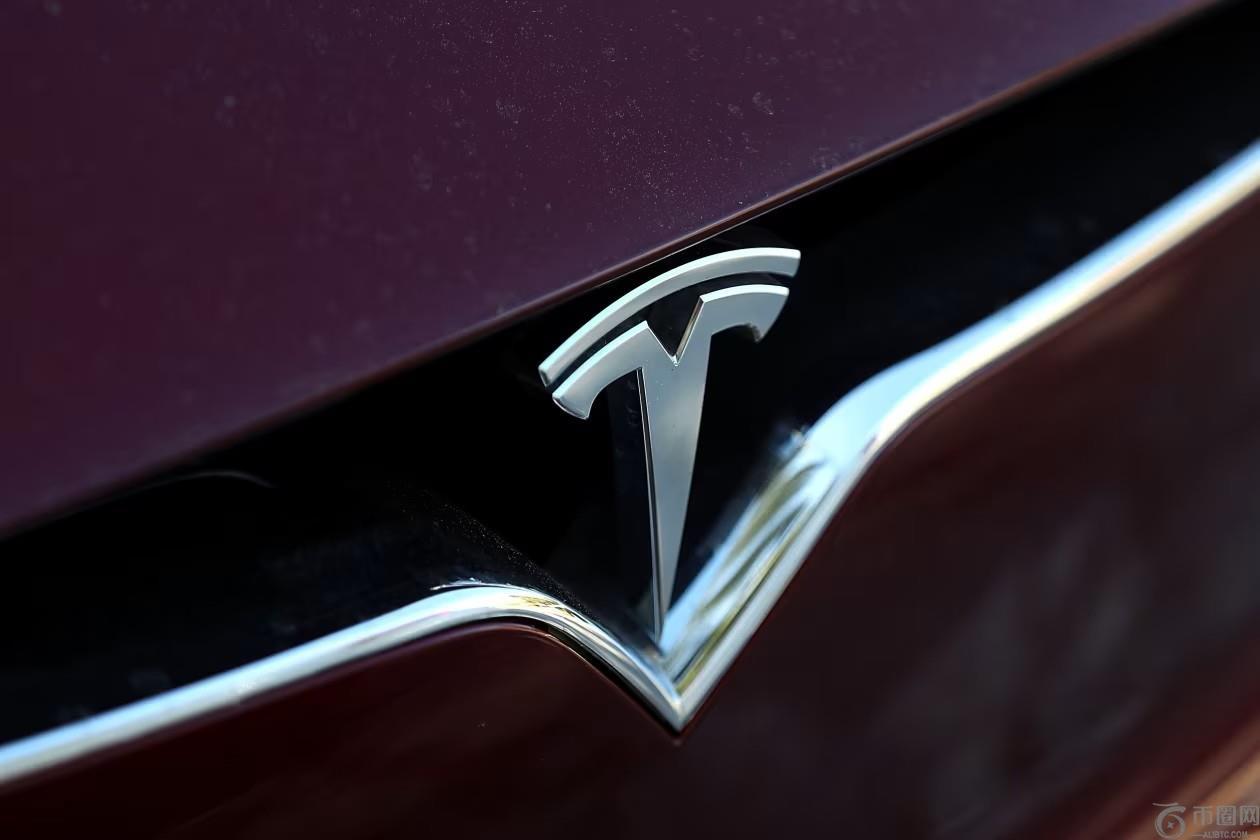 特斯拉 (TSLA) 股价一路上涨：一个月内上涨 30%