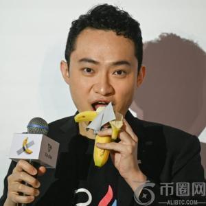 亿万富翁豪掷620万美元购入“胶带香蕉”艺术品，下一步或将瞄准黄金马桶